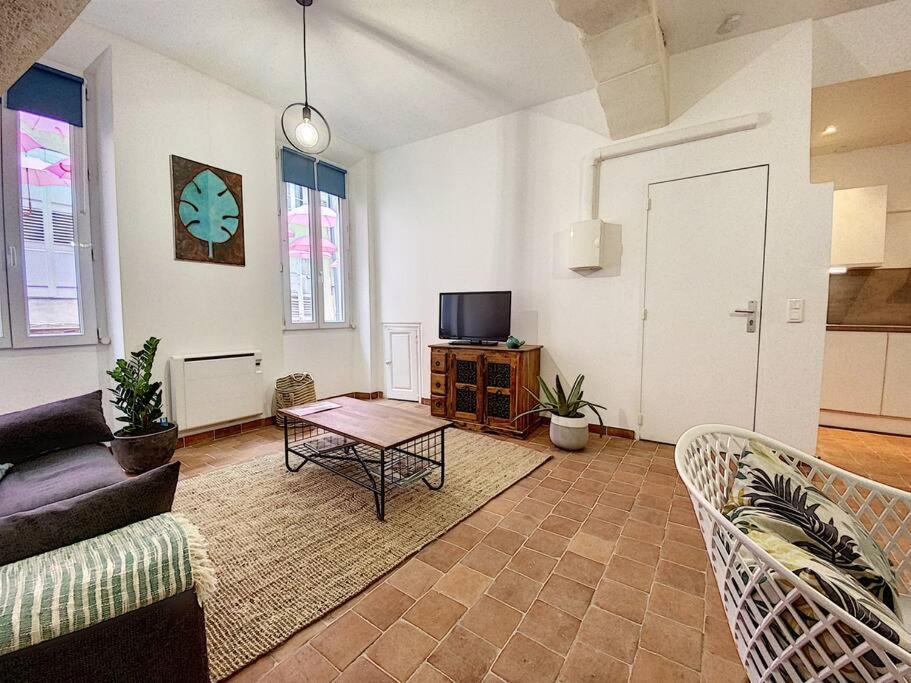 Joli Studio Au Coeur De Grasse - Parking Inclus Екстериор снимка